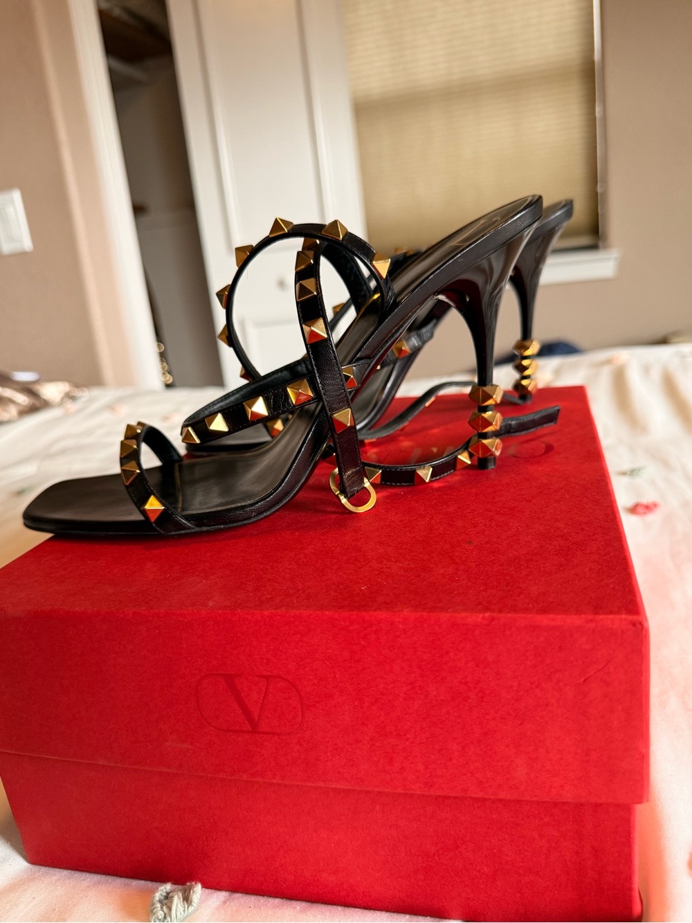 Valentino Garavani Rockstud Caged Sandals Black Gold EU 40